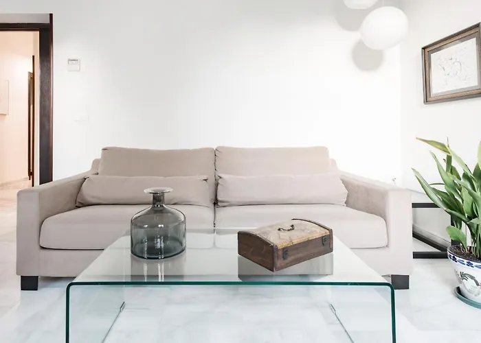 Apartamento Con Solera En El Corazon De Triana